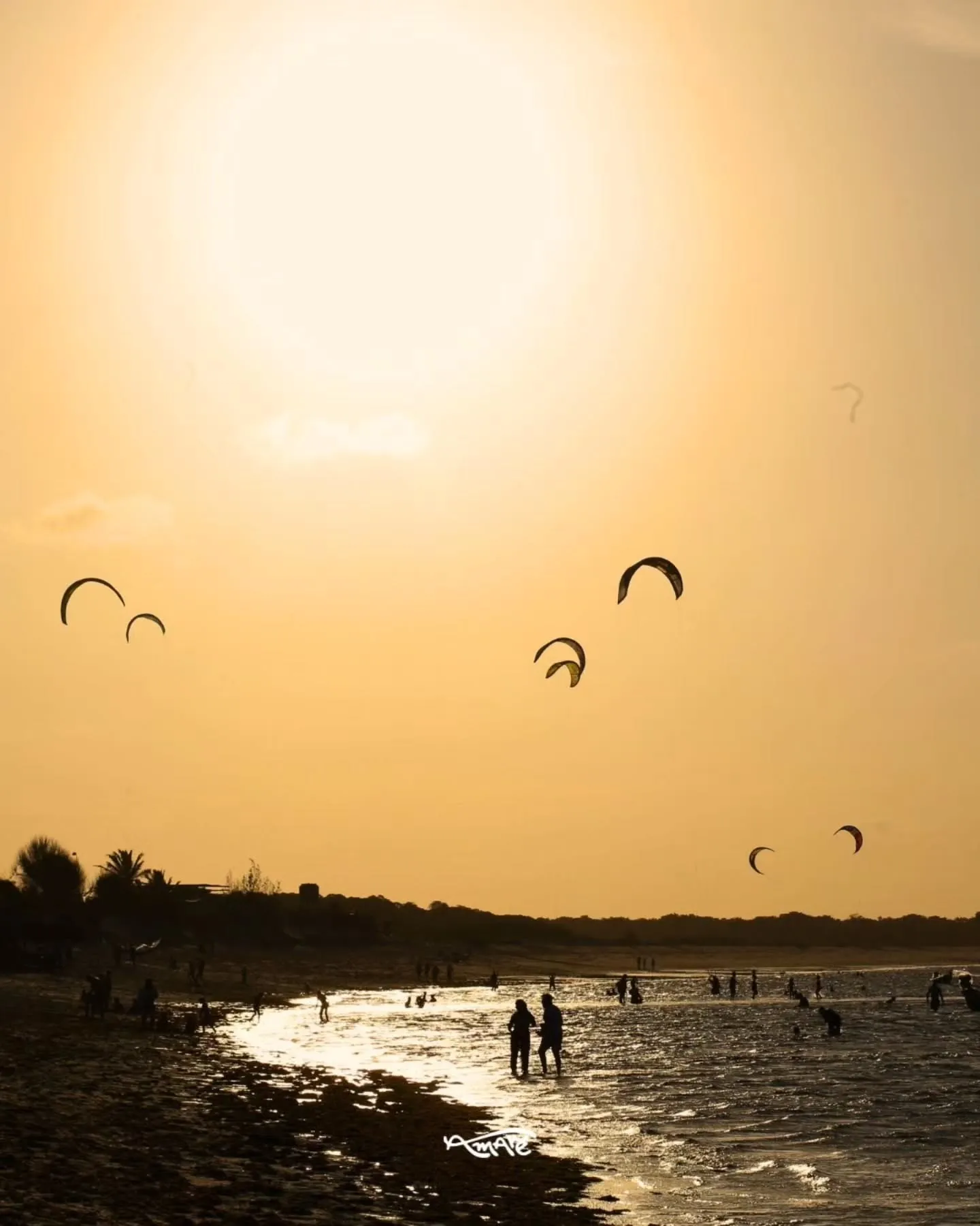 Fim de tarde com kitesurf na praia de Barra Grande
